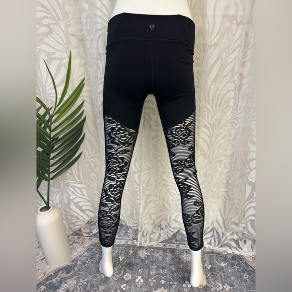 Betsey Johnson Black Lace Detail Leggings - Picture 2 of 8